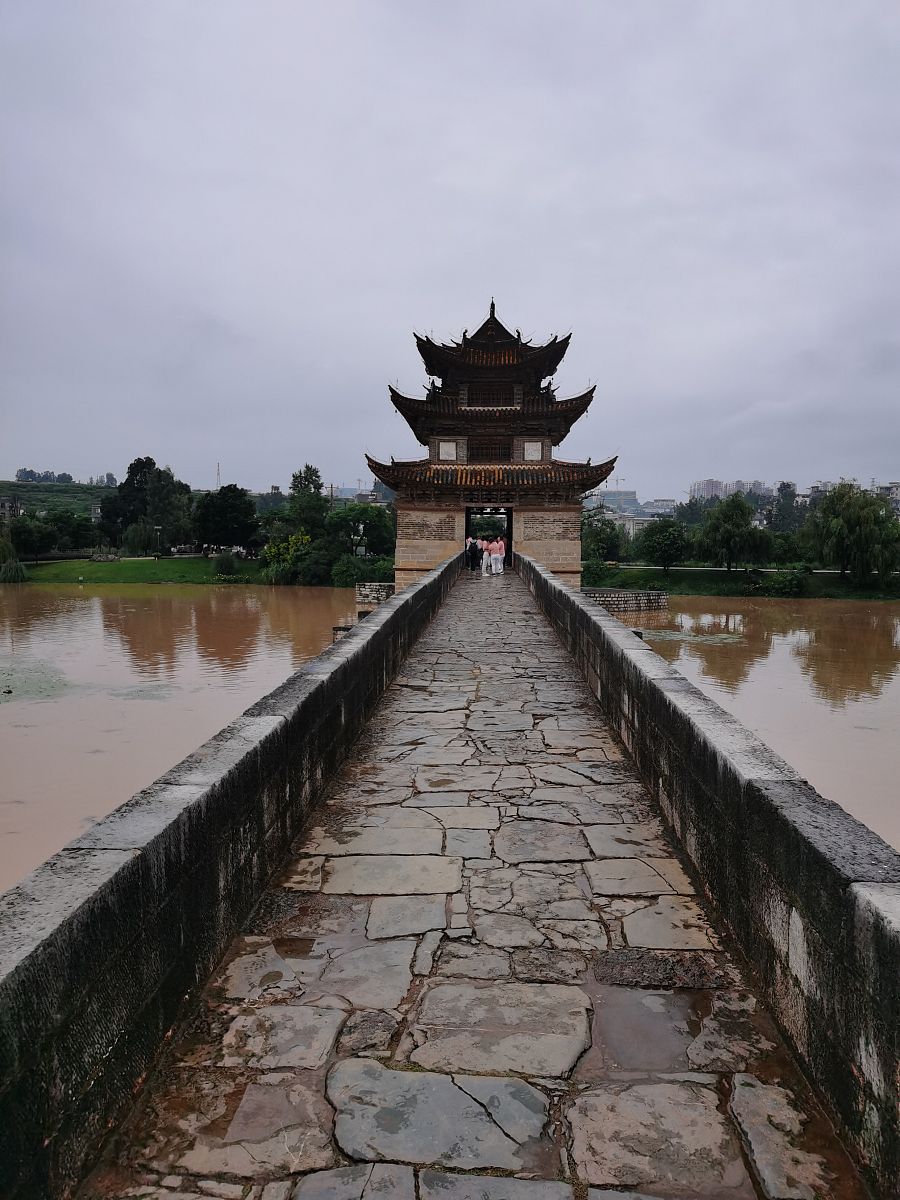 昆明建水旅游景点图片