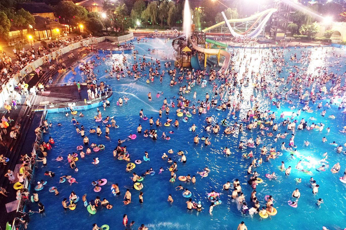 我这不就给你们找到了吗? 重庆的这个水上乐园,简直好用到哭啊!